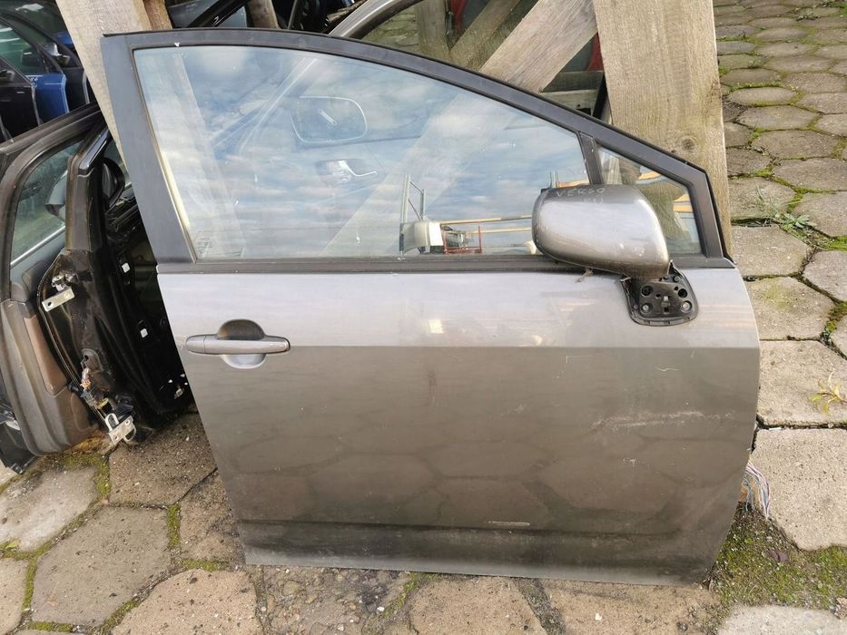 TOYOTA COROLLA VERSO DRZWI PRAWY PRZÓD