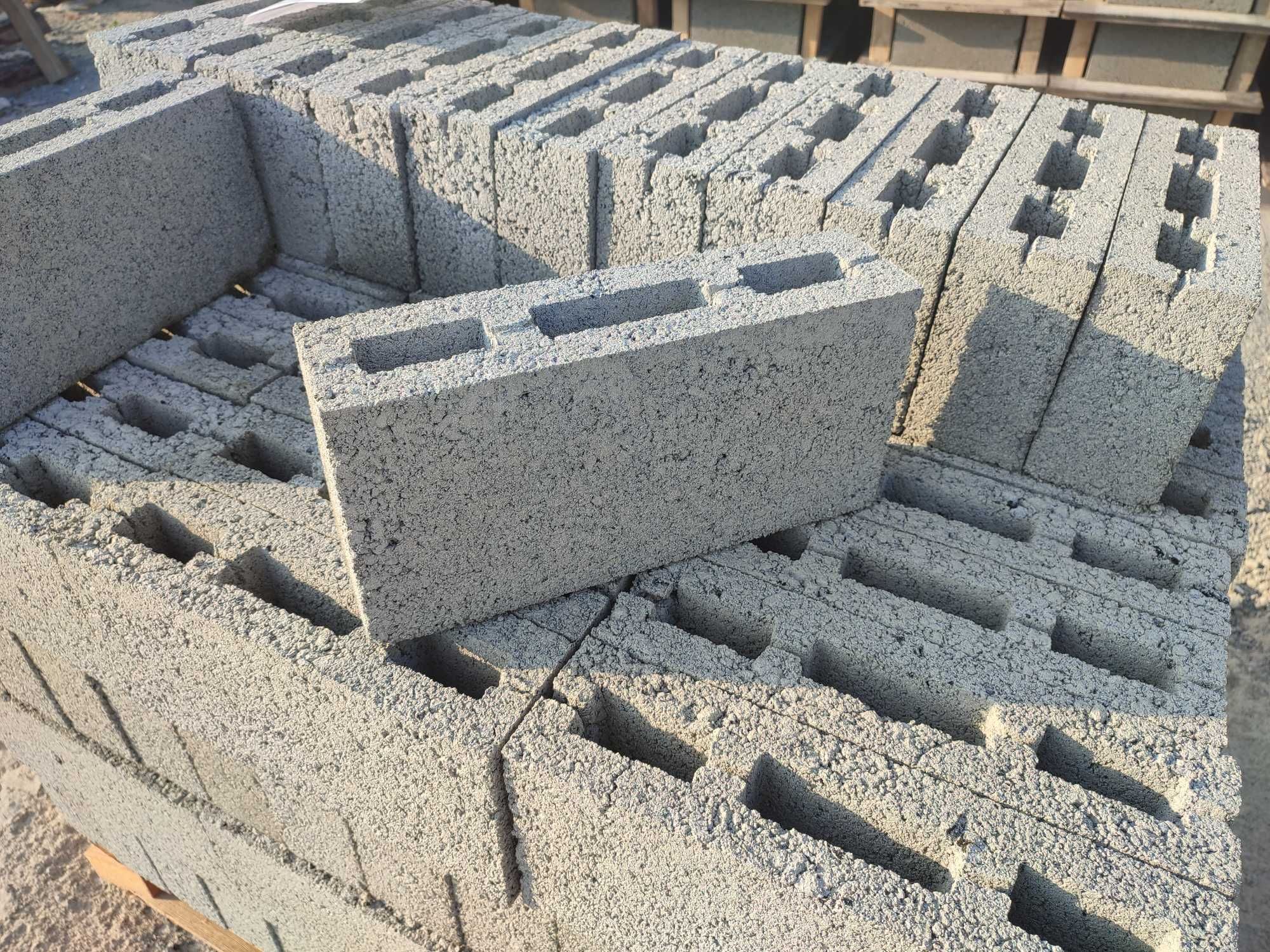 Шлакоблок 390х190х190 мм, перегородковий 390х190х100. Меденичі