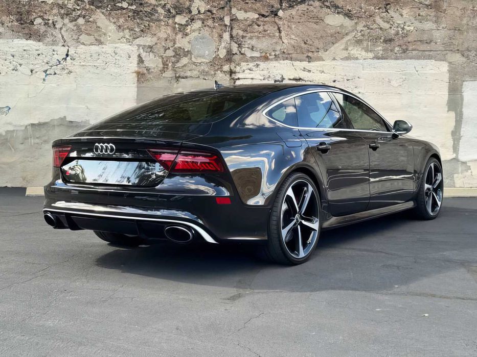 Audi RS 7      2016