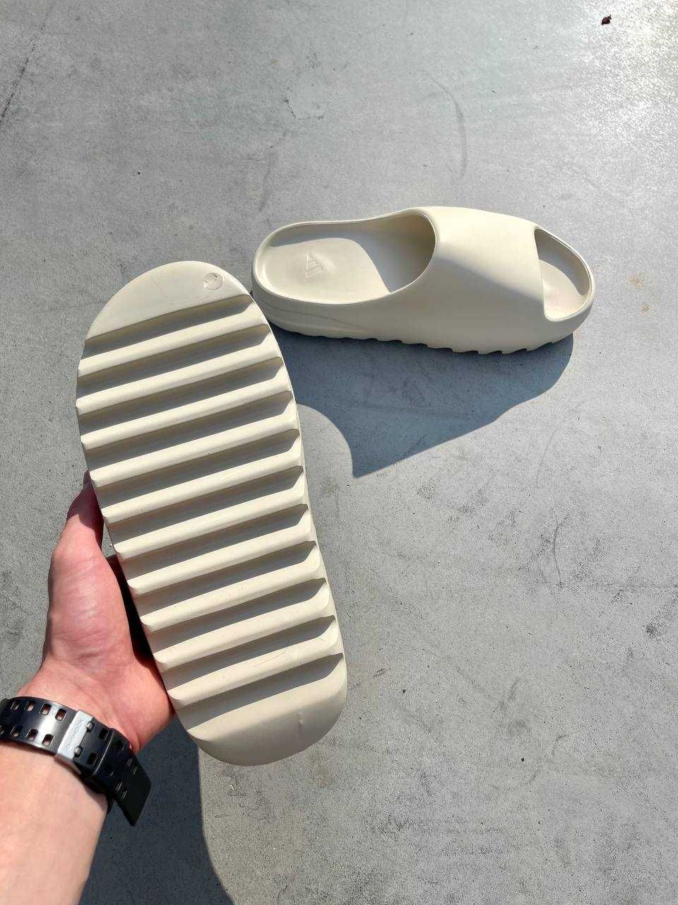 АКЦІЯ! Жіночі шльопанці Adidas Yeezy Slide Bone (37-22,5 см)