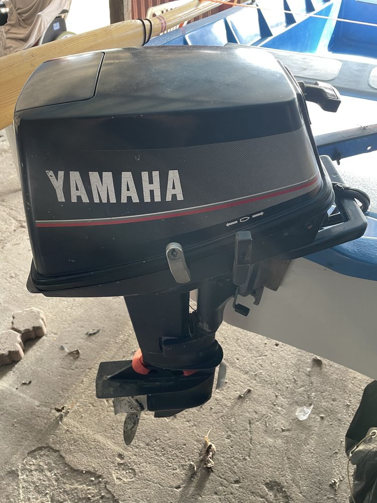 Łódź z silnikiem Yamaha 8 KM + przyczepa