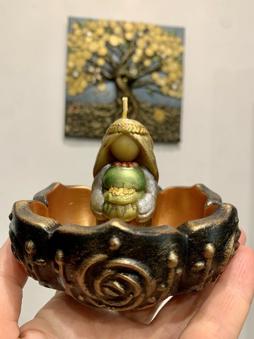 Свічка «Берегиня з мішечком достатку»