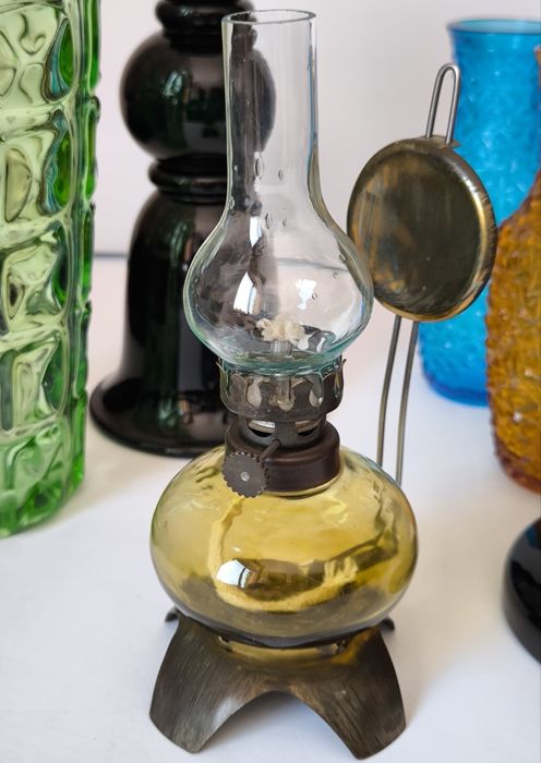 Lampa naftowa piekne stare kolorowe szkło