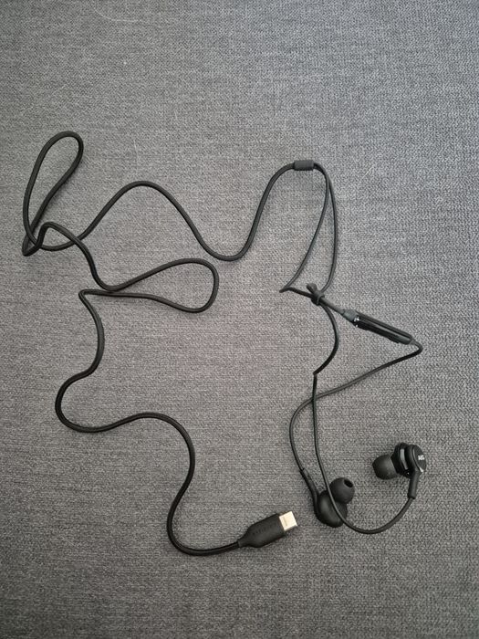 Słuchawki douszne AKG