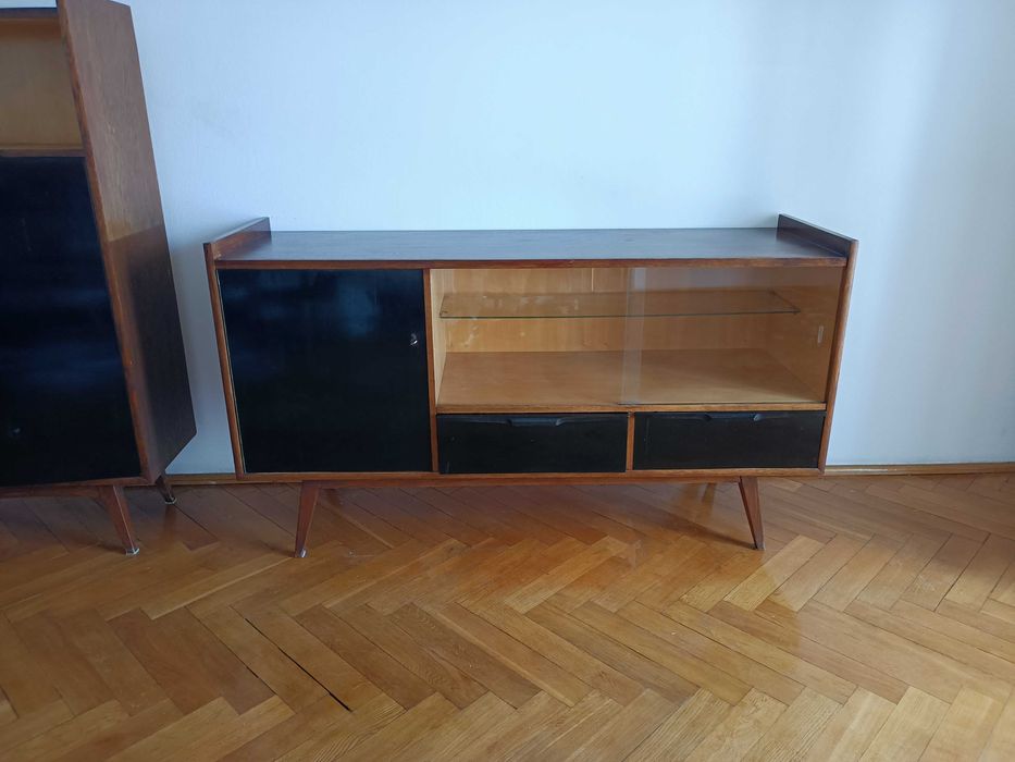 Biblioteczka serwantka witryna komoda zadbane Lejkowski Leśniewski PRL