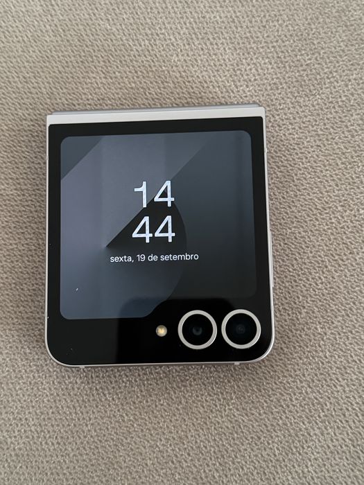 Samsung Galaxy Z Flip 6 | 256 GB | C/ Garantia