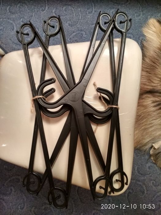 Плечики , тремпеля ( комплект ) .