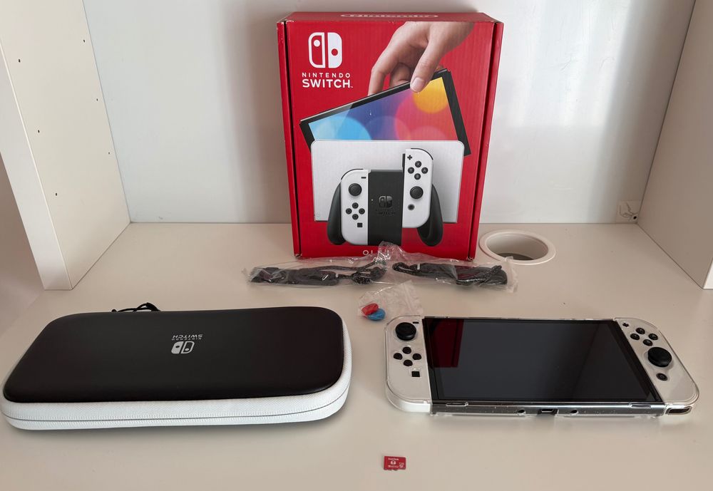 Nintendo Switch OLED com Caixa
