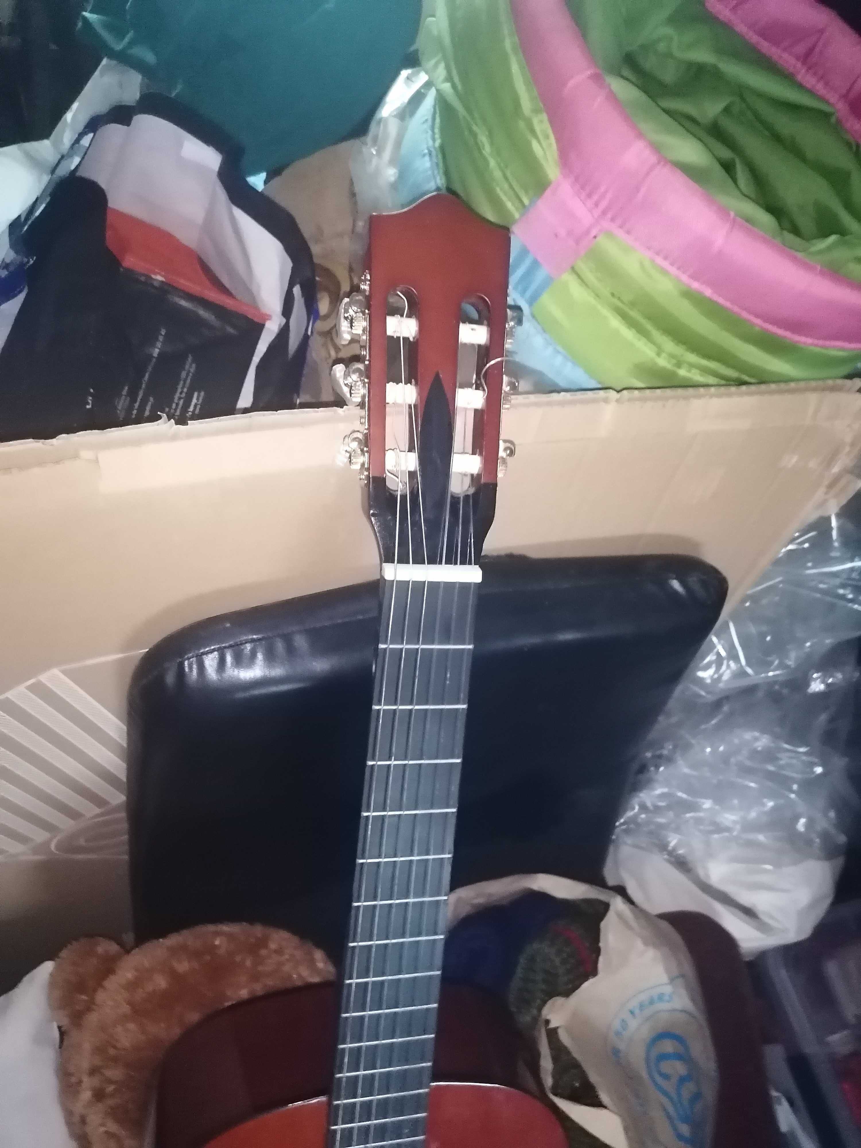 Guitarra acústica Rey  restaurada