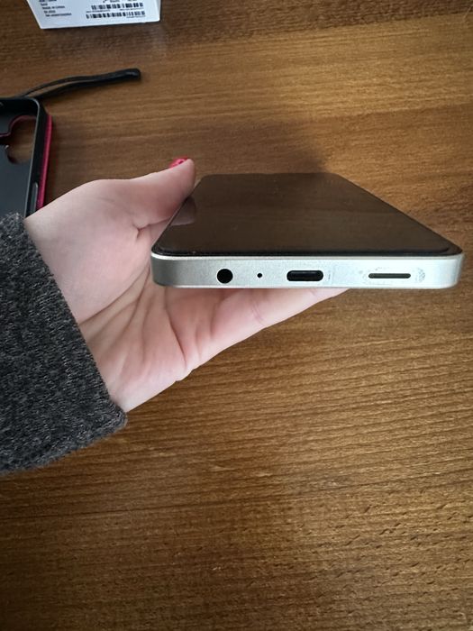 Samsung A06 ще на гарантії