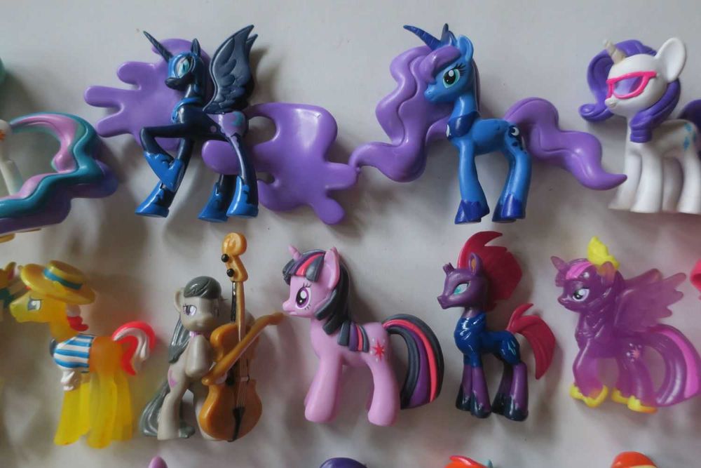 Kucyk My Little Pony Fluttershy Luna Twilight Sparkle Celestia