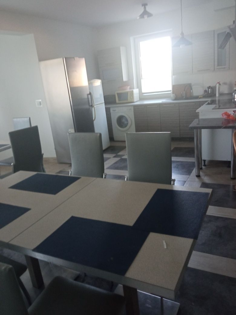 Wolne pokoje z łazienkami  dla pracowników firm.