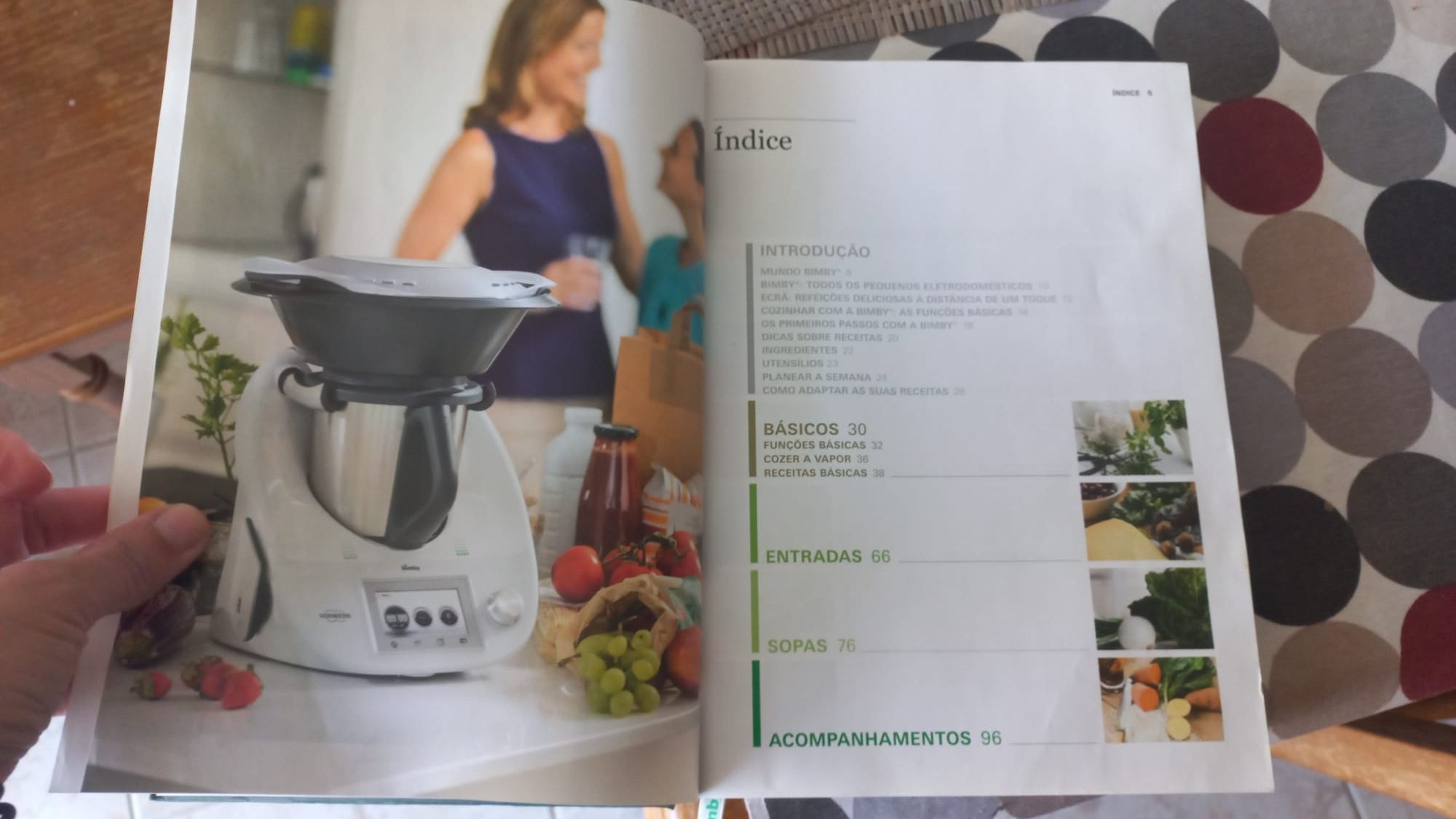 Bimby TM 5 usada, com 2 copos e acessórios