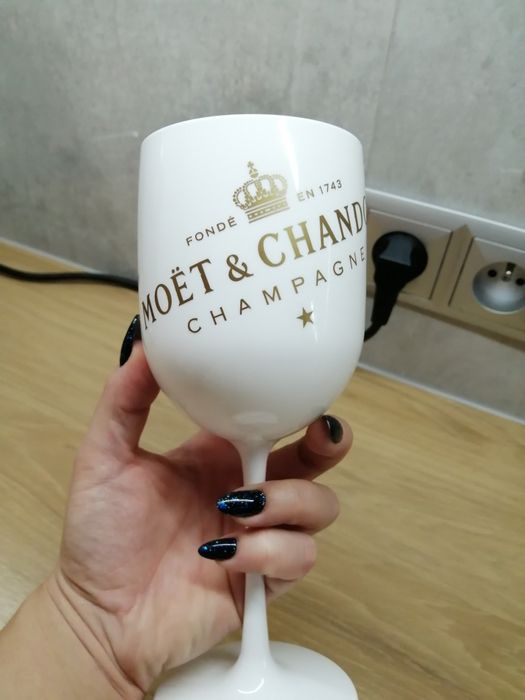 Moet & chandon champagne