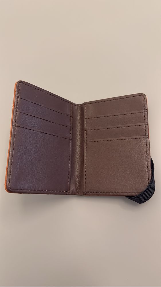 Vendo - carteira de cor camel nova para cartoes multibanco e notas
