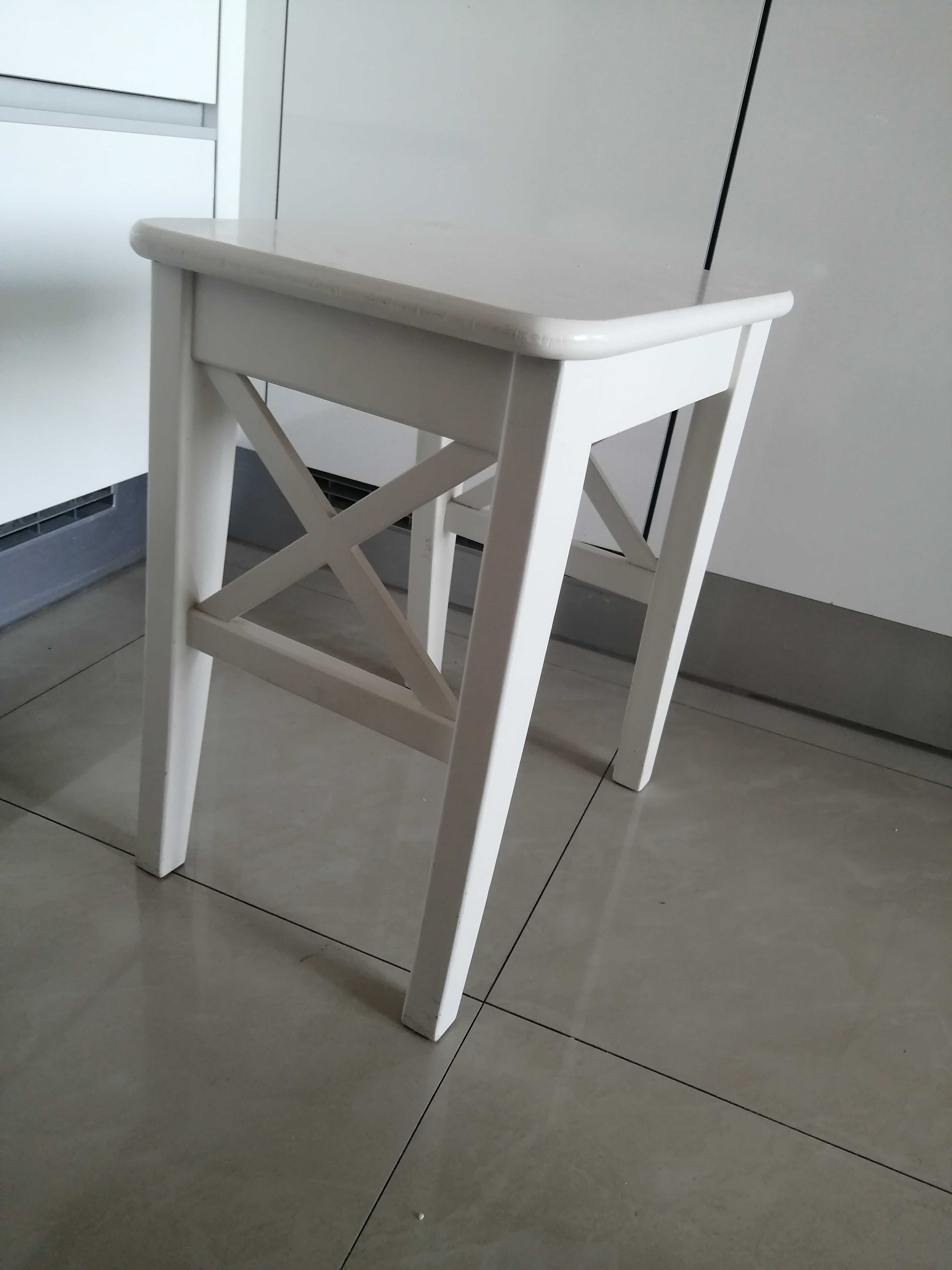 Banco de cozinha branco
