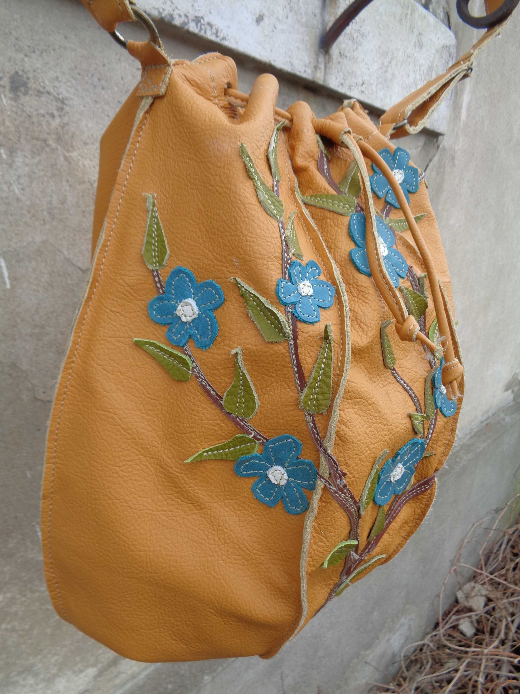 Artystyczna duża skórzana torba-worek z gałęzią i kwiatami.   Handmade
