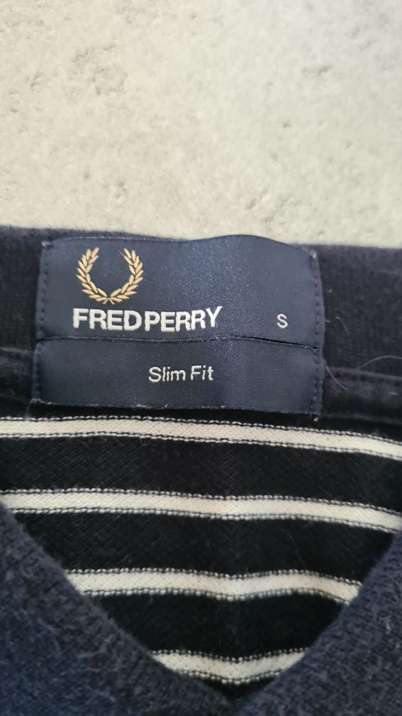 Polówka Koszulka Polo Fred Perry.  Granatowo Białe paski. Rozmiar S