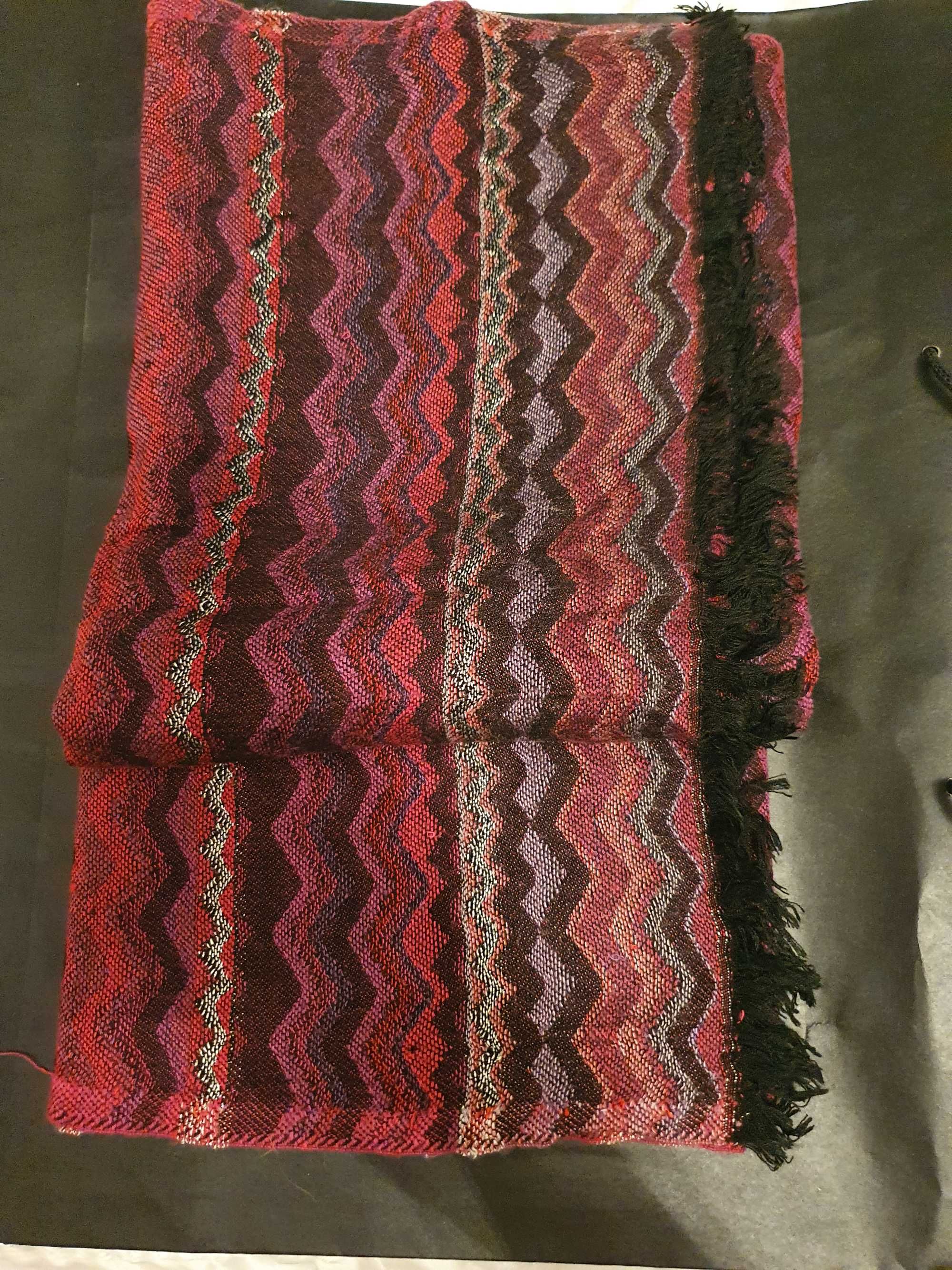 Szal z frędzlami wyrafinowanie eleganckie boho;wym.188cm/53cm,Nowy