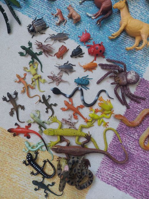 Динозаври тварини ящірки жуки шлях лот набір