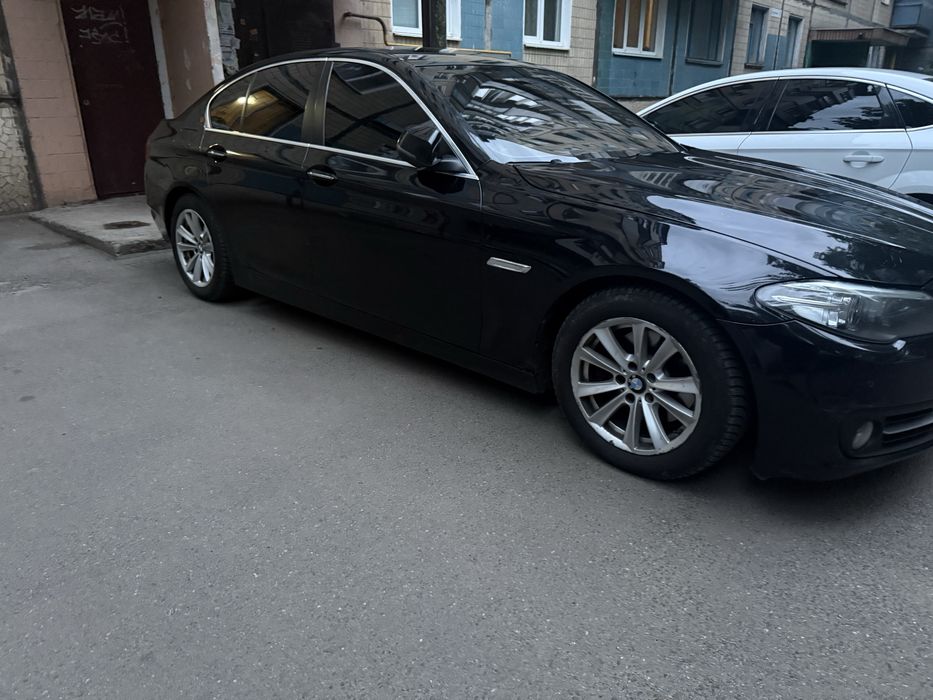 Продам Бмв ф10 528i