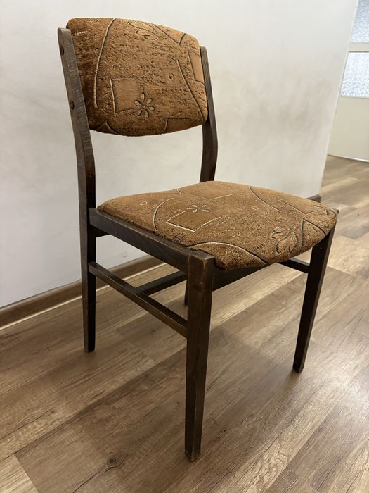 Krzesla tapicerowane