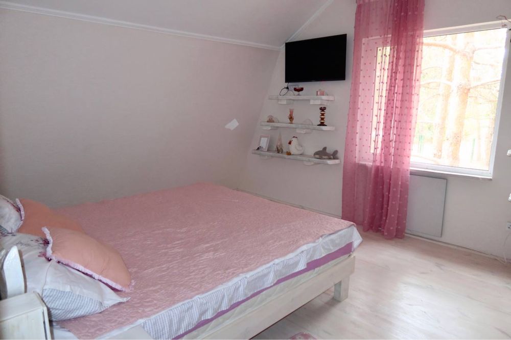 Оренда будиночку з сауною в лісі, біля води.