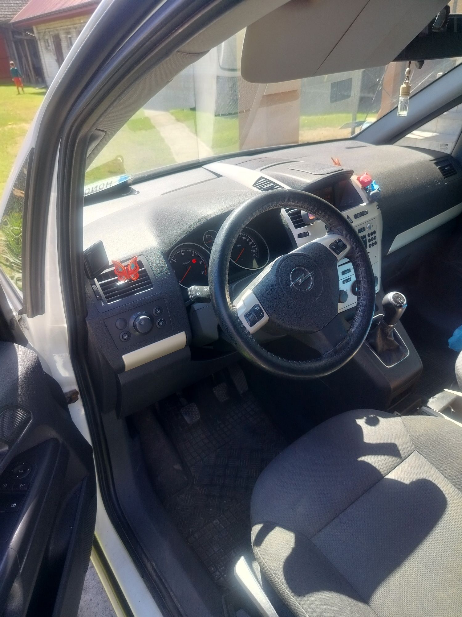 Sprzedam Opel Zafira 1.9 CDTI