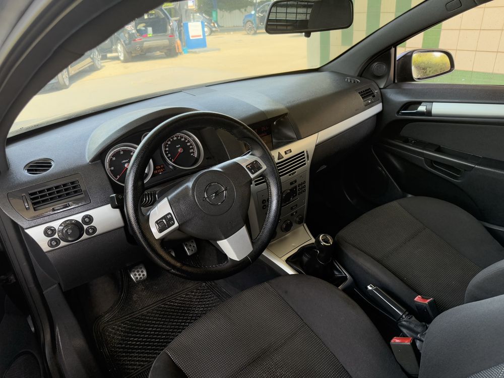 Opel Astra 1.7 GTC Sport