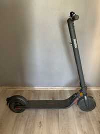 Hulajnoga elektryczna Ninebot Kickscooter E25E