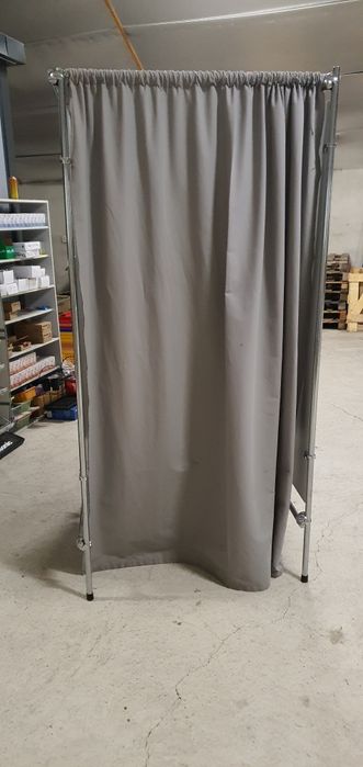 Przymierzalnia wolnostojąca