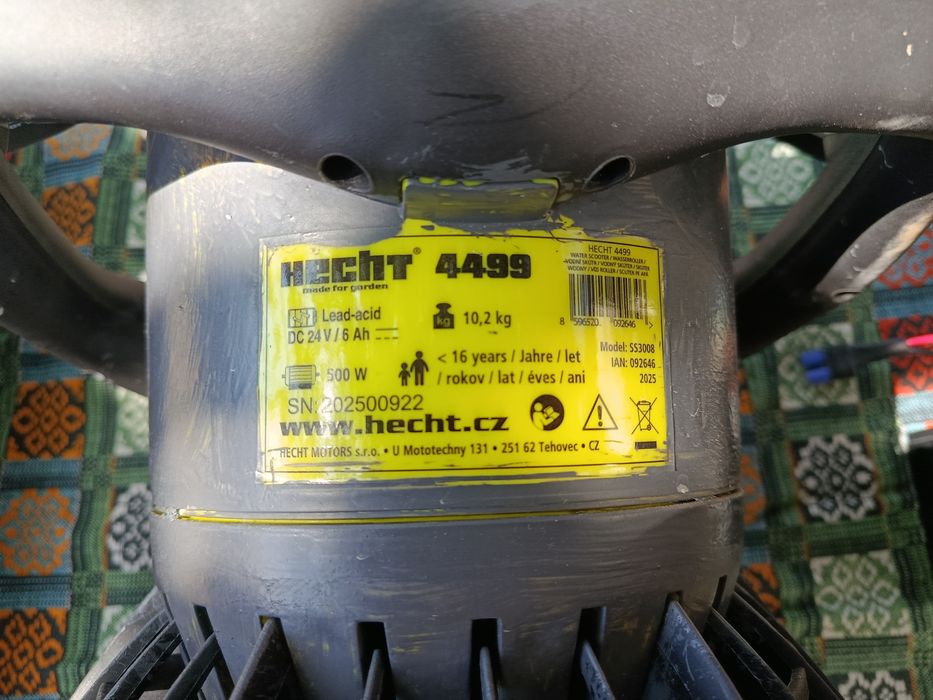 Водний скутер і ласти