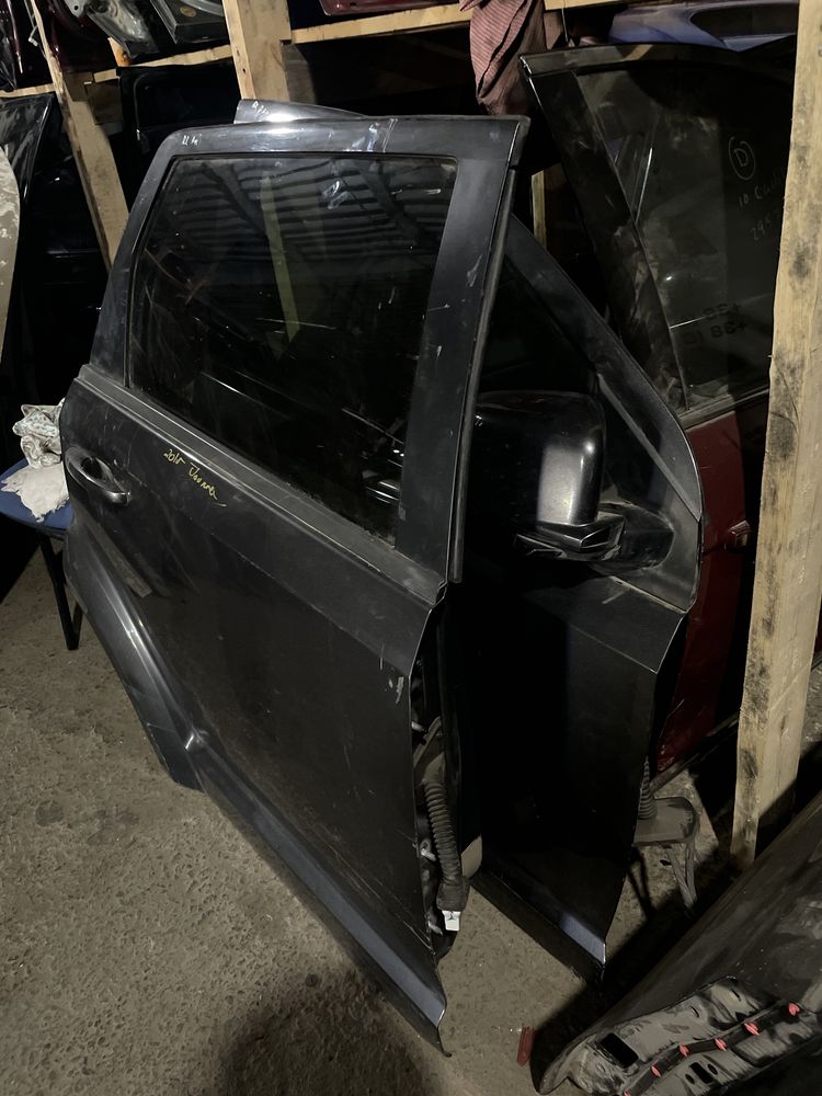 Продам Двери Dodge Journey 2011-16 гг