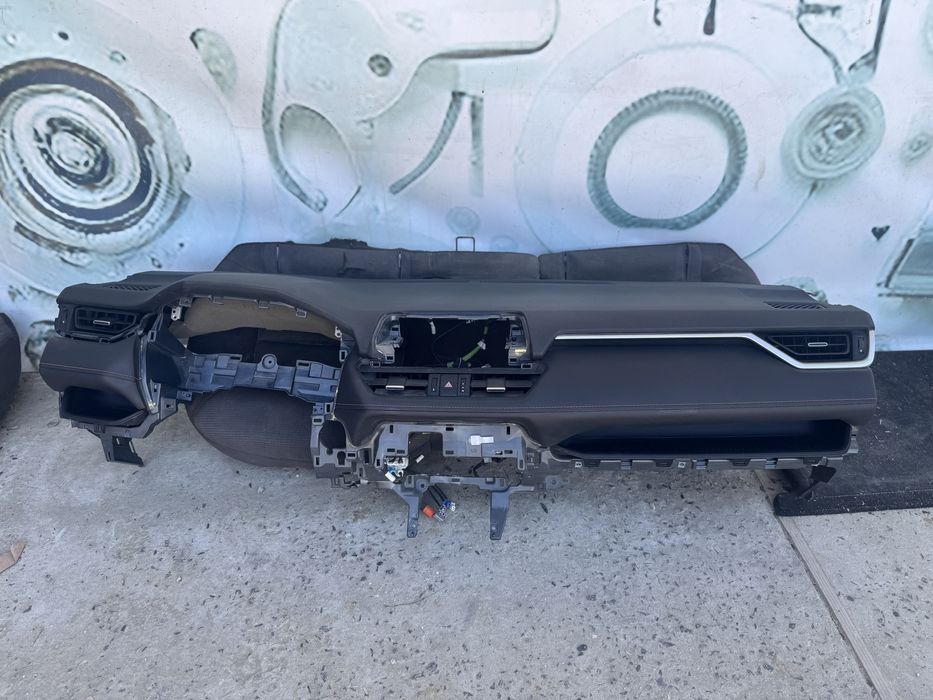 Торпеда Toyota Rav4 2019+ XA50