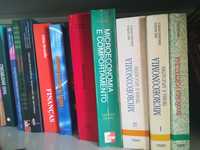 Livros de Microeconomia e economia Portuguesa.