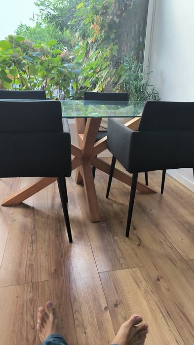 Conjunto mesa e 4 cadeiras
