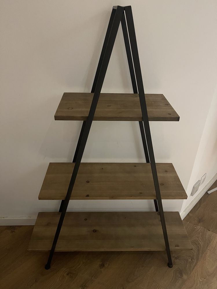 Estante rustica como nova 1,37cm de altura e 0,90cm de largura