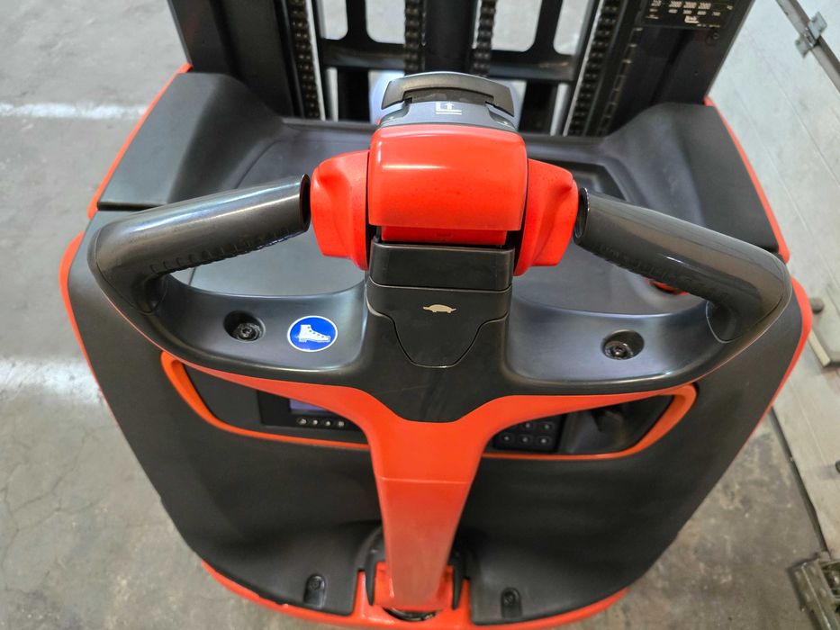 Штабелер самохідний Linde 1.4 тонни, підйом 4,352 метра, 2020 р.