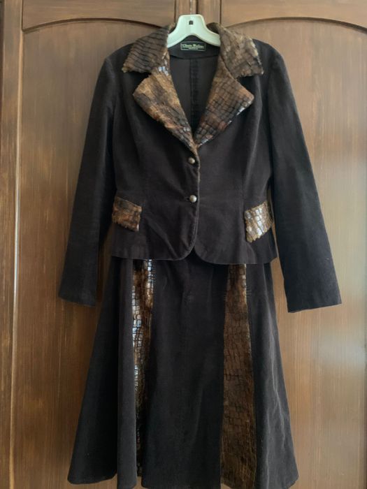 Костюм жіночий із спідницею