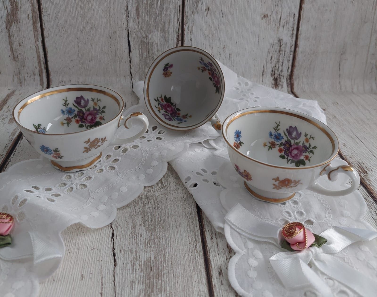 Reichenbach samotne filiżanki wykonane z białej, profilowanej porcelan