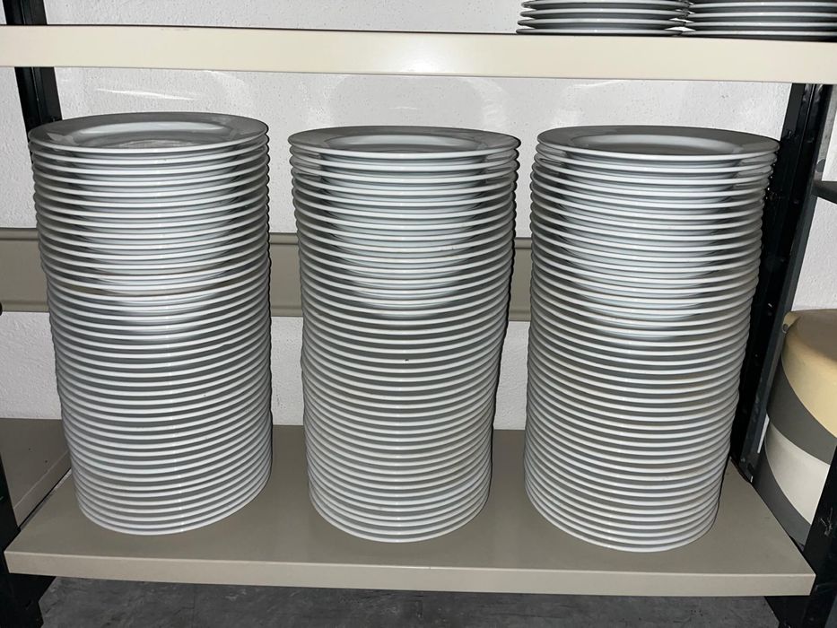 Pratos de sobremesa , porcelana