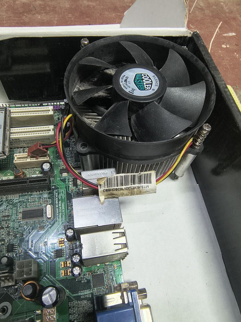 материнську плату Acer G43T-AM4 (v:1.0, Socket 775). + Процесор+ кулер
