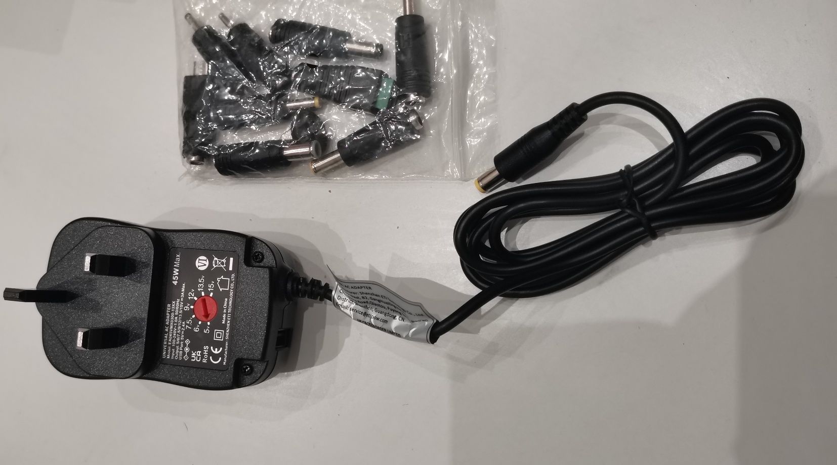 Zasilacz uniwersalny 3-12V 1A 8 końcówek anglik plus adapter na pl
