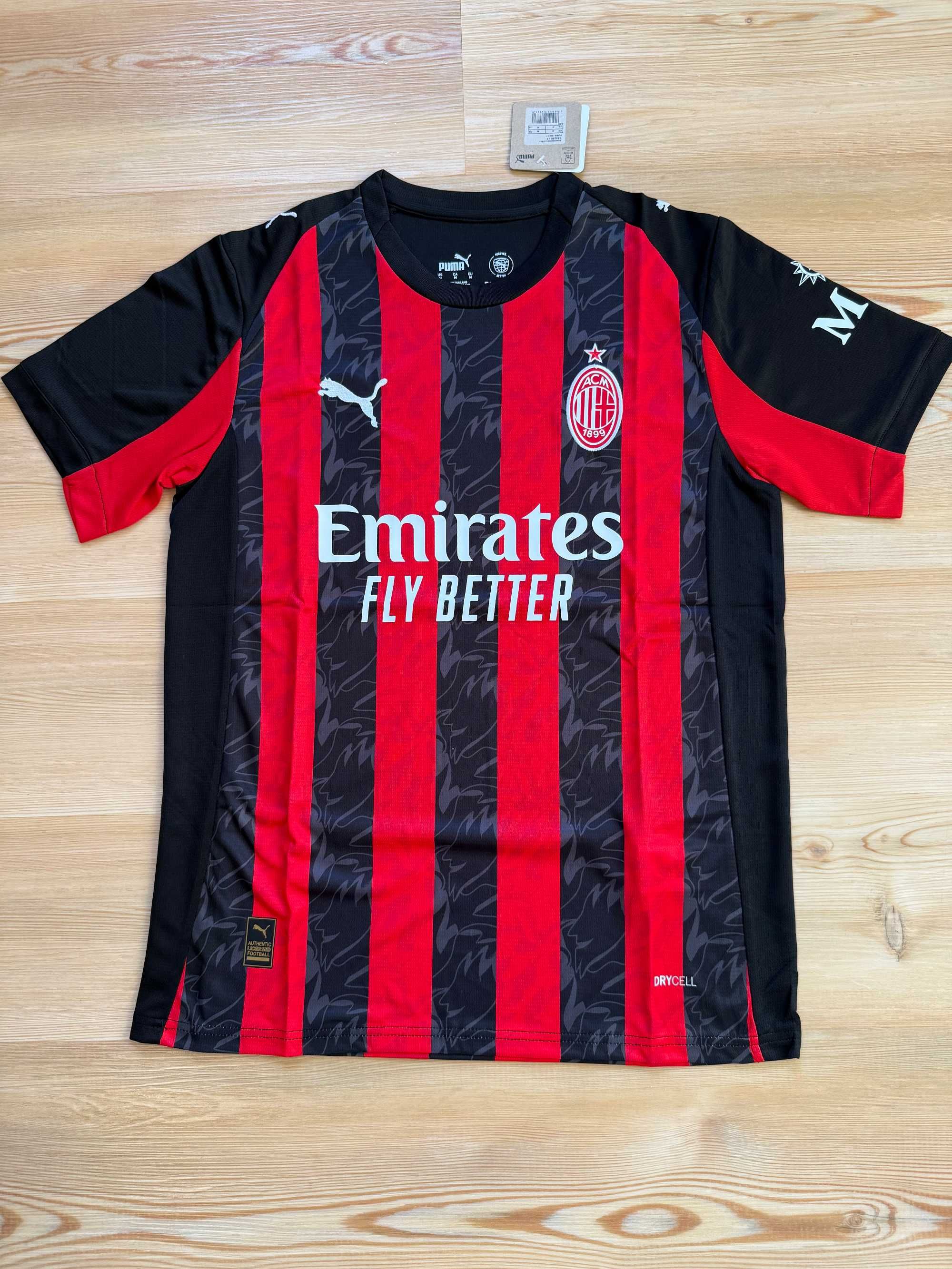 Camisola AC Milan 2025/26 - Tamanho M