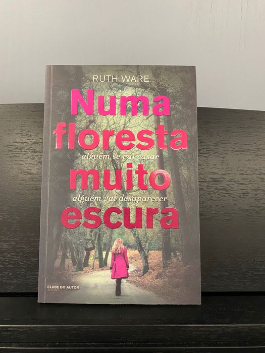 Livro “Numa Floresta Muito Escura”