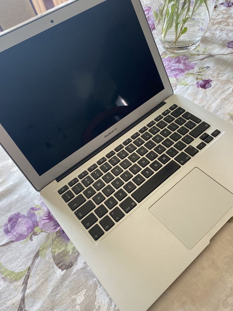 Apple MacBook Air 13,3" 1.4 GHz 4GB 128 GB