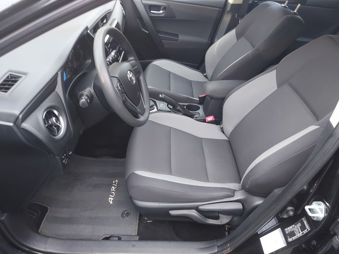Toyota Auris 1.33 Benzyna 90 KM Manual Serwis