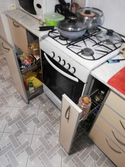 Продам Кухонную мебель