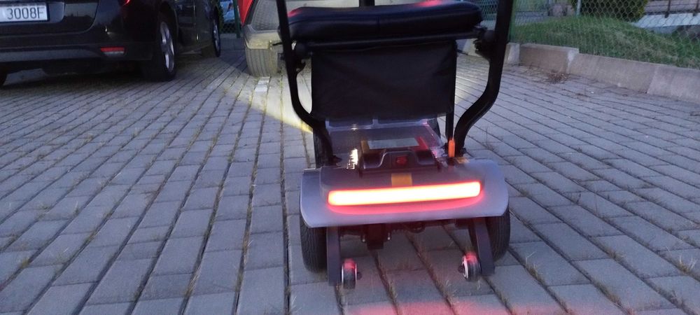Skuter elektryczny dla seniorów, inwalidów oraz paraolimpijczyków