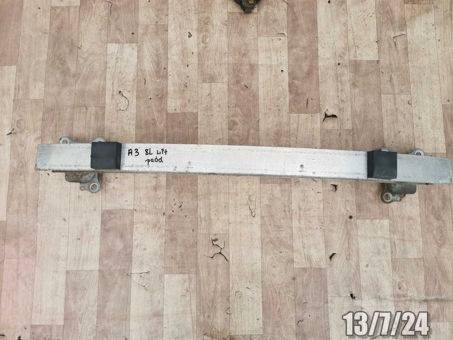 Audi A8 8L lift Belka przedniego zderzaka